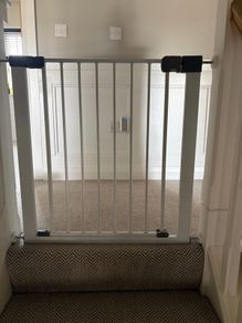 Baby stair gate