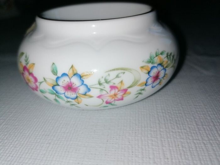 Vintage Royal Tara Tealight Candle Holder (Fine Bone China)