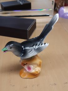 Bird figurine