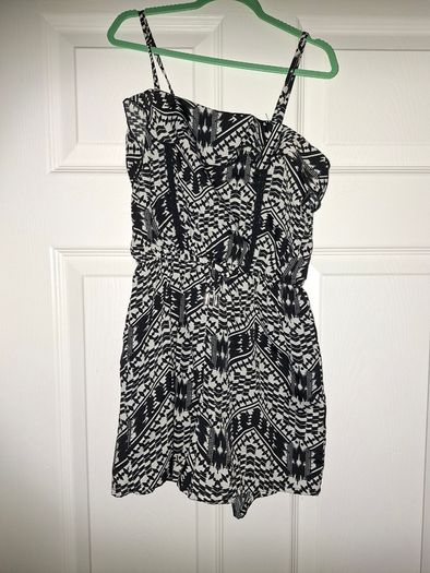 Bundle of girls playsuits, size 9-10 yo