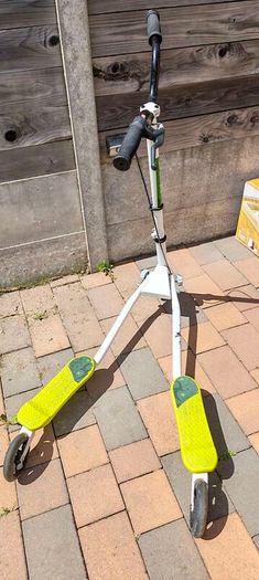 L.A. Sports Fliker Scooter / 3-Wheel Wiggle Scooter (Good Condition)