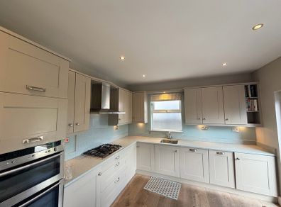Full kitchen