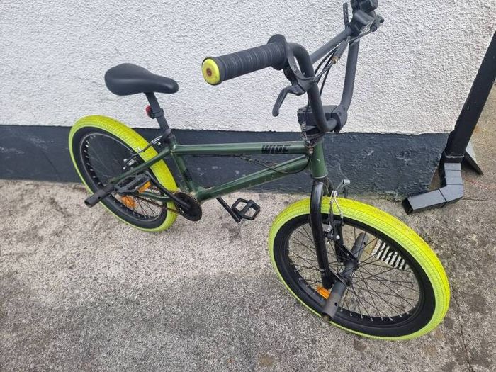 BMX with front and rear pegs