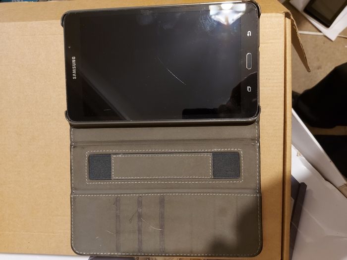 Samsung Galaxy Tab A (6 Generation), Model SM-T280, 8GB, FRP Google Locked, In lovely leather case and excellent cosmetic condition