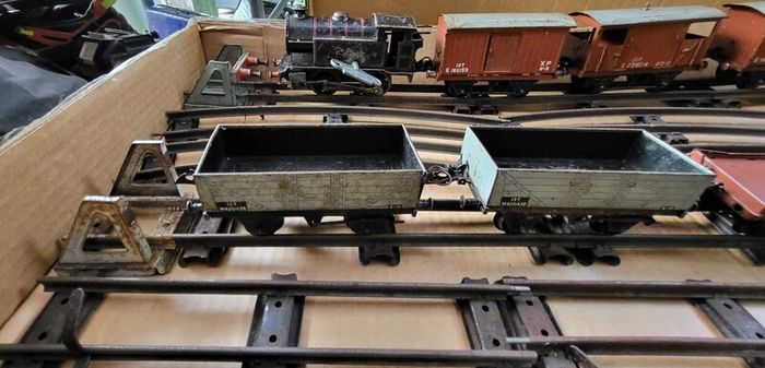 O gauge old clockwork train set