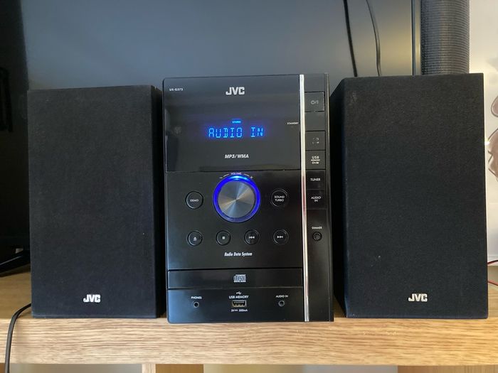 JVC Small home stereo system CD / usb / aux / radio