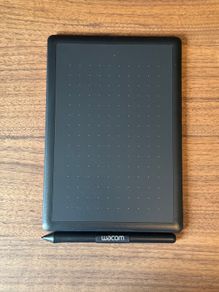 One by Wacom Small Drawing Tablet with Pen - Excellent Condition