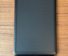One by Wacom Small Drawing Tablet with Pen - Excellent Condition