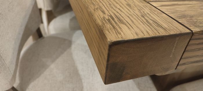 Extending dining table