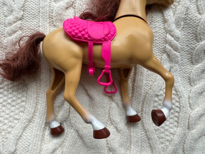 2018 Mattel Barbie Horse from Hugs N Horses Playset Pink Saddle Head Moves Used Please look at the pictures