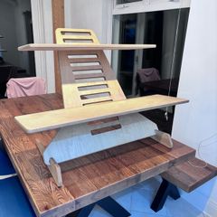 Standing workstation