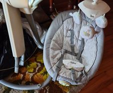Joie baby swing excellent cond