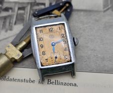 Antique Ww1Period Swiss made Watch Working but needs a Restoration