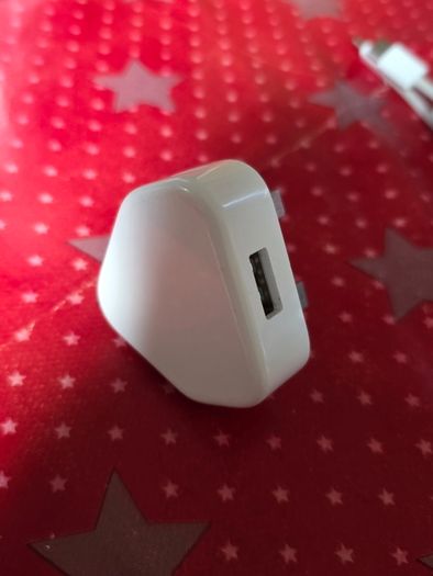 Genuine Apple plug charger