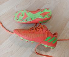kids football boots