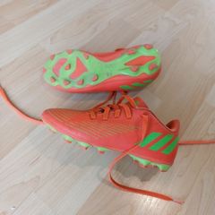 kids football boots