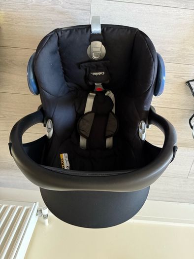 Maxi Cosi CabrioFix car seat with isofix