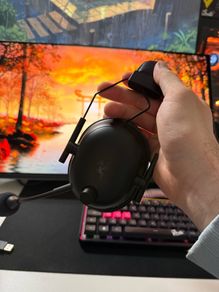 Razer BlackShark V2 Pro (2023) for PC-Premium E-Sports Headset (HyperClear Super Wideband Mic, TriForce Titanium 50 Mm Driver, HyperSpeed Wireless Technology, Up to 70Hrs Battery)