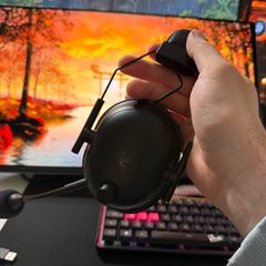 Razer BlackShark V2 Pro (2023) for PC-Premium E-Sports Headset (HyperClear Super Wideband Mic, TriForce Titanium 50 Mm Driver, HyperSpeed Wireless Technology, Up to 70Hrs Battery)