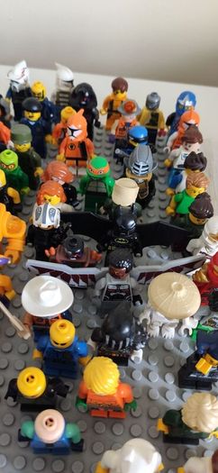 LEGO Collection (2011-2018) Mixed Figures & Bricks, Blue Ninjago NRG Zane figure with his spinner.