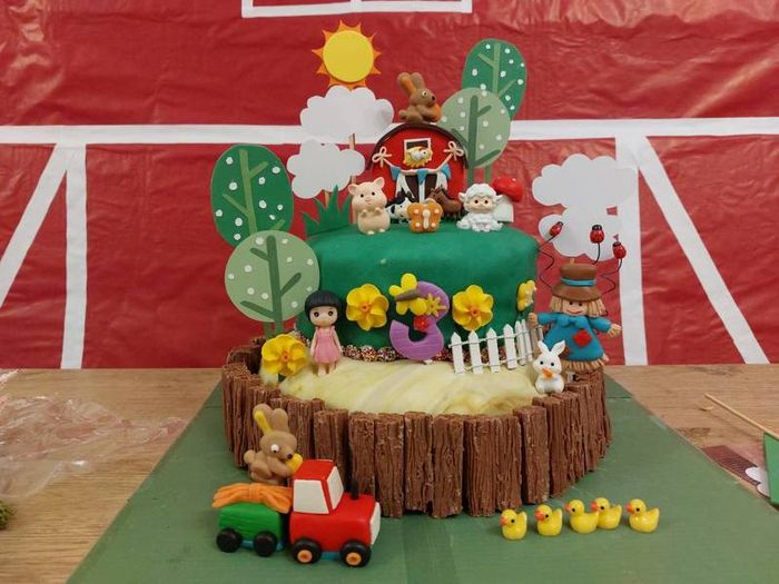 Tractor Scarecrow Barn with Animals Cake Decorations