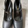 Black shoes with 3 inch heels Image 3