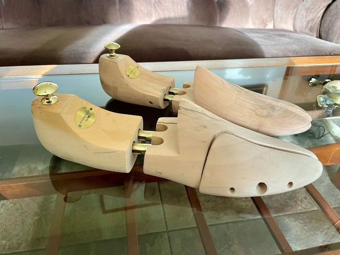 Vintage Gentlemen Sculpted Wooden Shoe Trees Set Size 10 or 43 Fitzpatricks Shoes