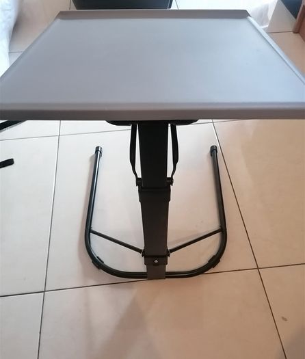 Portable folding table