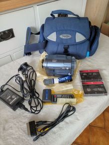 Sony Video Hi 8 Handycam with Original accessories