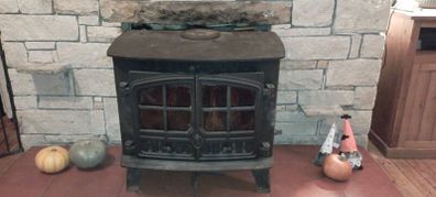 Heavy duty, Hunter herald stove for sale.