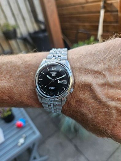 Watch Seiko 5 Automatic.