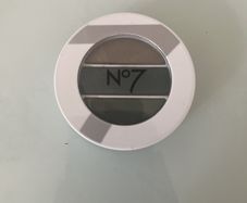 N7 eyeshadow