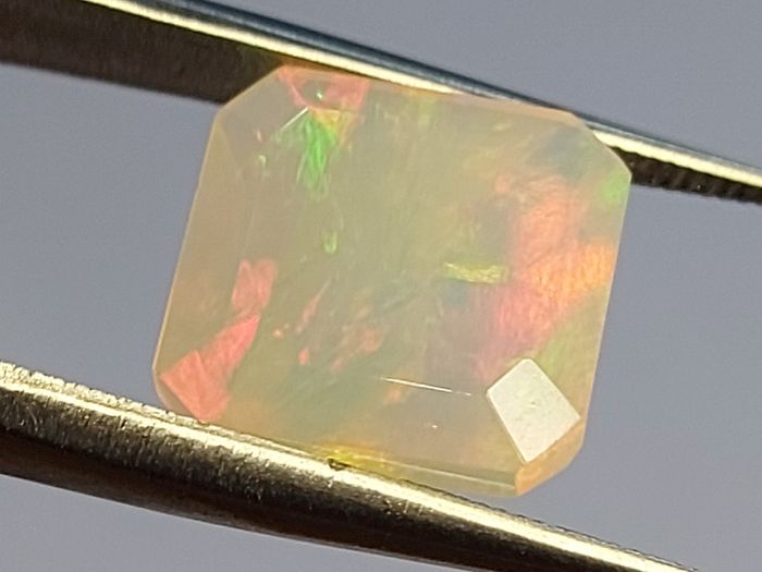 Faceted Ethiopian opal 4.1 ct