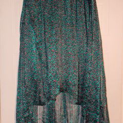 Stunning hi--lo midi skirt from Rowan Avenue