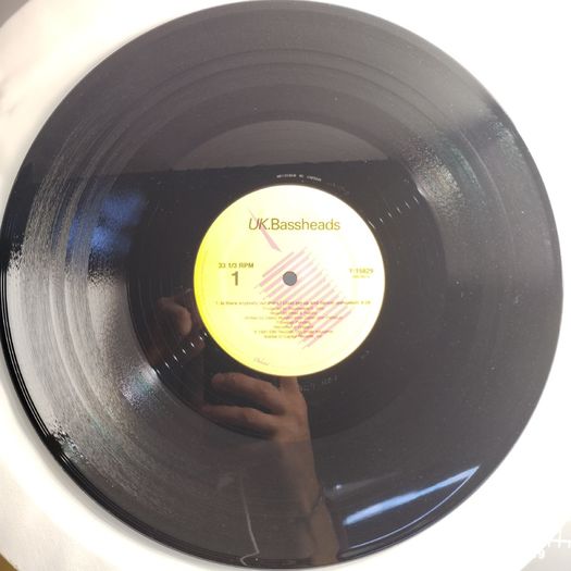Bassheads - Is There Anybody Out There? - Deconstruction Records - BANGIN 90s Piano ACID Vocal HOUSE BANGER!