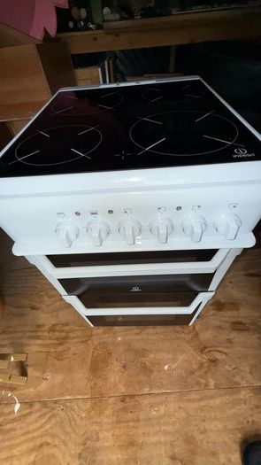 Electric stove and oven , 2 stands broken as seen in picture