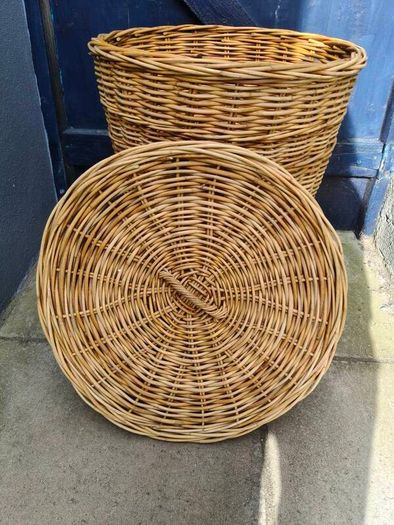 Large wicker Basket and Lid