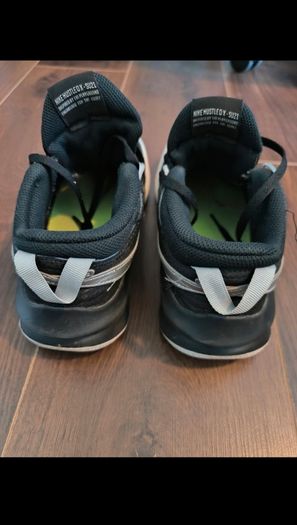 Nike Runners / Size UK 6