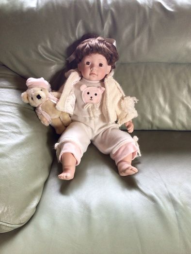 KNIGHTSBRIDGE Collection Heirloom Large collectible limited edition porcelian baby doll with bear