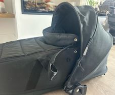 babyzen basinet and fixings