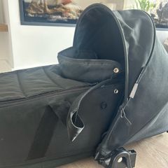 babyzen basinet and fixings