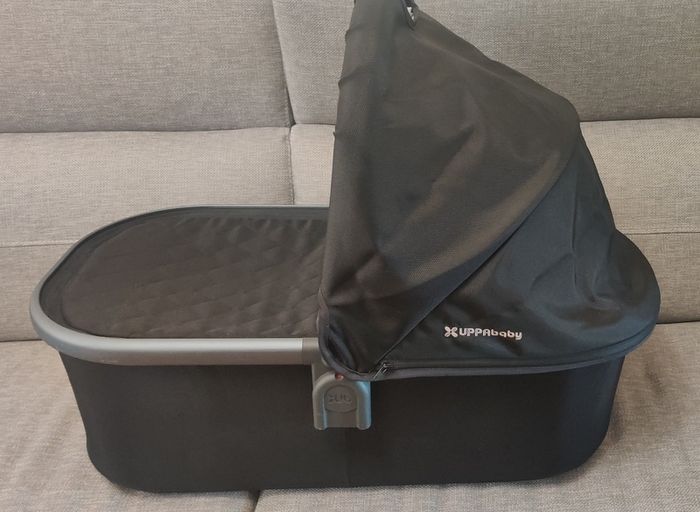 Uppababy Bassinet with rain cover for Vista V2, Cruz, and Ridge