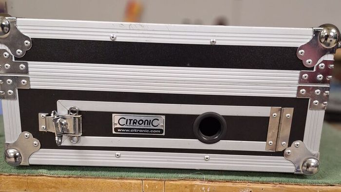 Citronic 8u x 2u Flight case