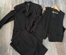Mens 3 piece suit black with brown lines 58L