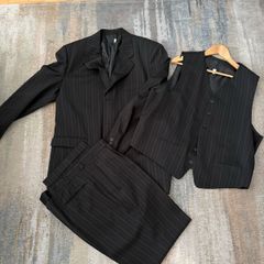 Mens 3 piece suit black with brown lines 58L