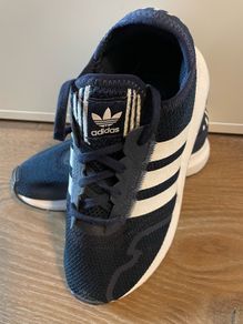 kids runners trainers Adidas swift run X Core  size 2 brand new