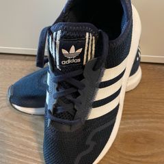 kids runners trainers Adidas swift run X Core  size 2 brand new