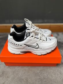 Nike Initiator