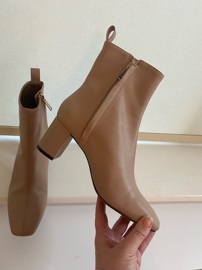Nude Ladies Boots