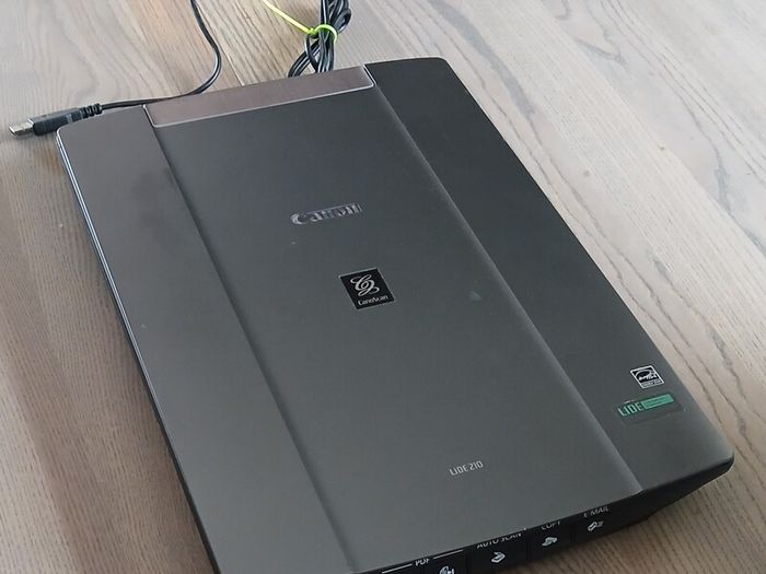 CanonScan LiDE 21
